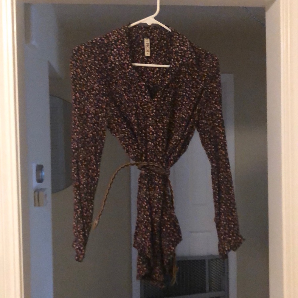 Mudd half button floral top with belt